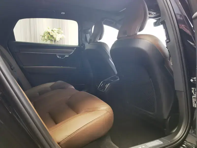 2025 Volvo S90 с пробегом 22 000 км