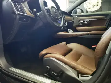 2025 Volvo S90 с пробегом 22 000 км