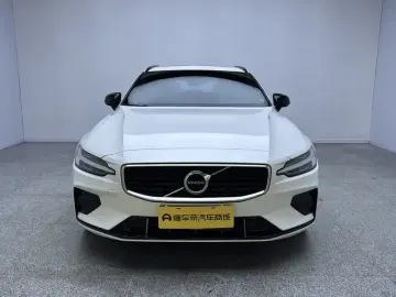 2020 Volvo V60 с пробегом 50 200 км