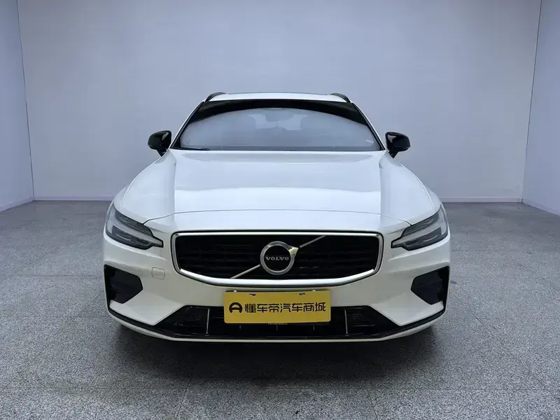 2020 Volvo V60 с пробегом 50 200 км