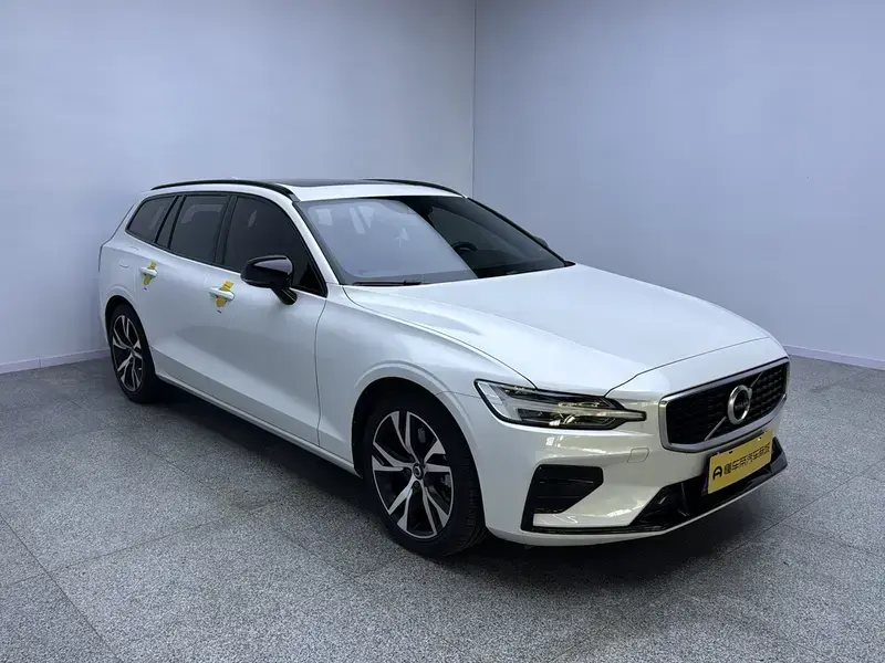 2020 Volvo V60 с пробегом 50 200 км