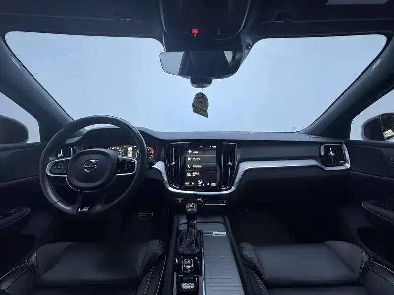 2020 Volvo V60 с пробегом 50 200 км