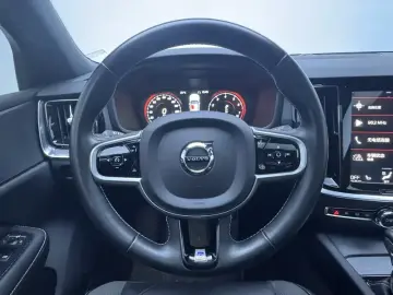 2020 Volvo V60 с пробегом 50 200 км