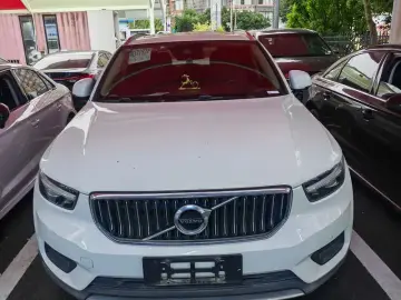 2021 Volvo XC40 с пробегом 66 000 км