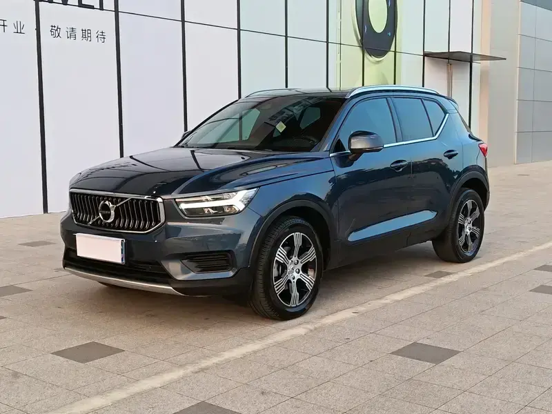 2020 Volvo XC40 с пробегом 69 000 км