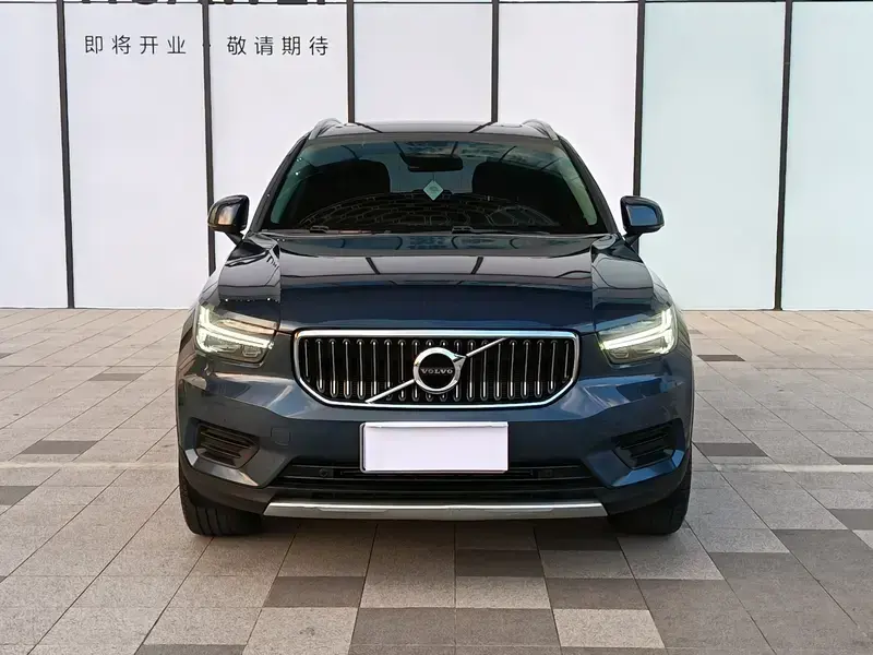 2020 Volvo XC40 с пробегом 69 000 км