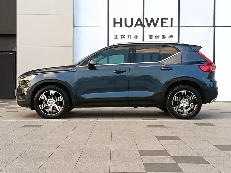 2020 Volvo XC40 с пробегом 69 000 км