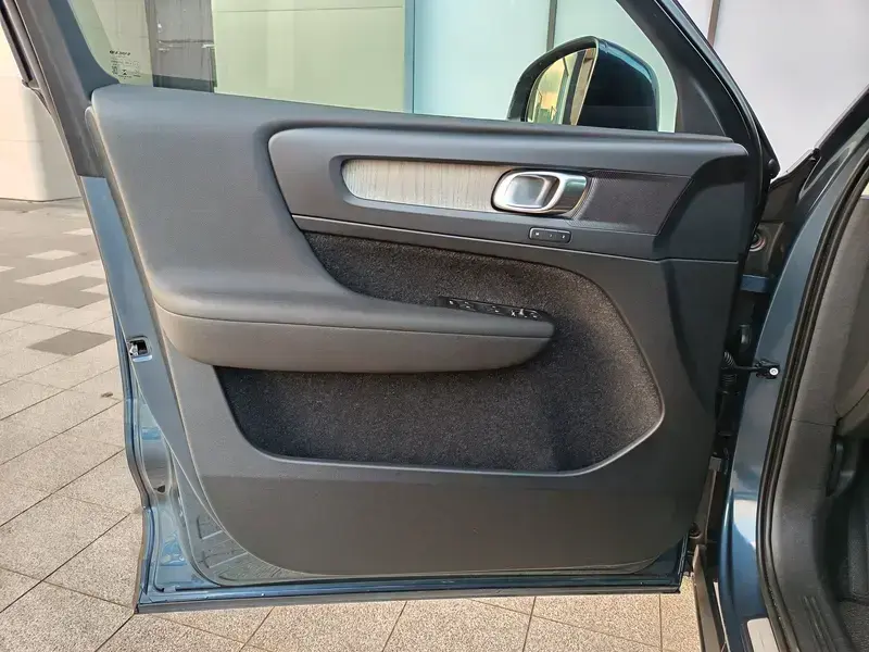 2020 Volvo XC40 с пробегом 69 000 км
