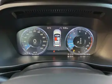 2020 Volvo XC40 с пробегом 69 000 км