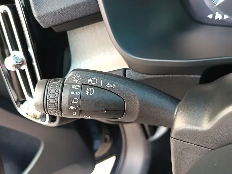 2020 Volvo XC40 с пробегом 69 000 км