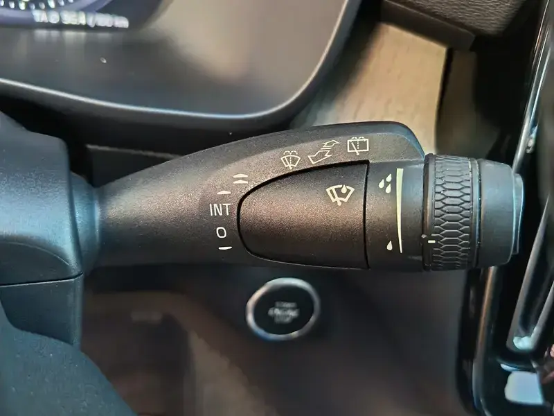 2020 Volvo XC40 с пробегом 69 000 км