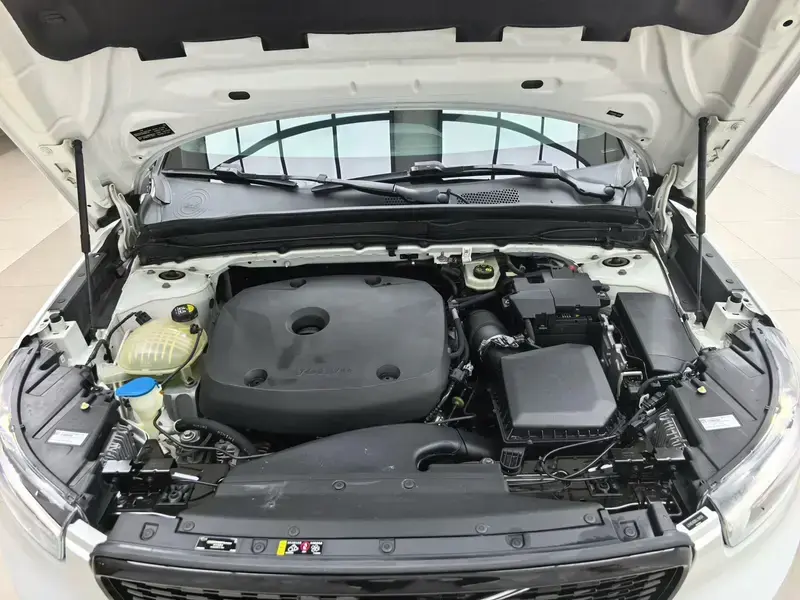 2020 Volvo XC40 с пробегом 100 000 км