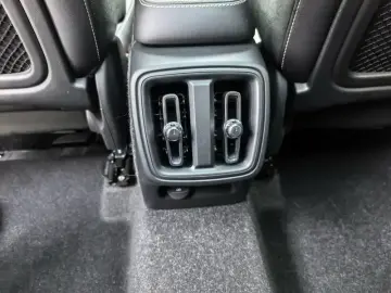2020 Volvo XC40 с пробегом 100 000 км