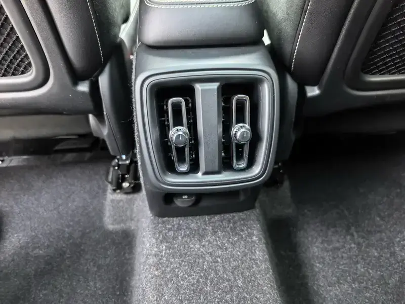2020 Volvo XC40 с пробегом 100 000 км