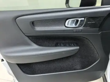 2020 Volvo XC40 с пробегом 100 000 км