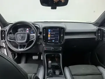 2020 Volvo XC40 с пробегом 100 000 км