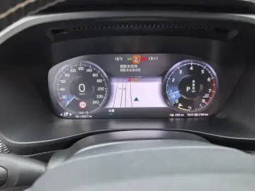2020 Volvo XC40 с пробегом 100 000 км
