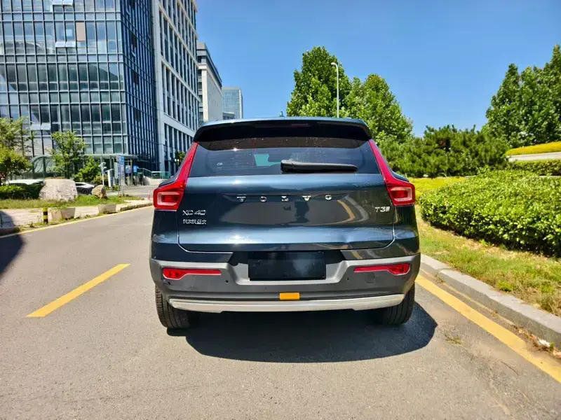 2020 Volvo XC40 с пробегом 100 000 км
