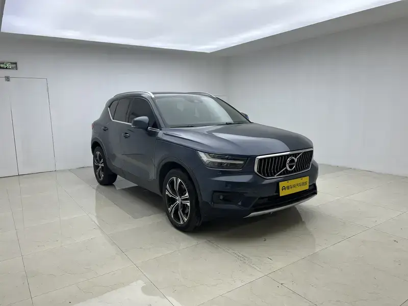 2021 Volvo XC40 с пробегом 95 600 км