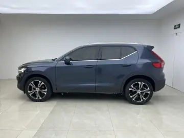 2021 Volvo XC40 с пробегом 95 600 км