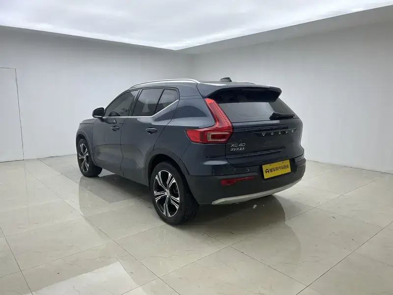 2021 Volvo XC40 с пробегом 95 600 км