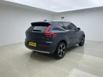 2021 Volvo XC40 с пробегом 95 600 км