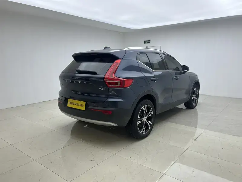 2021 Volvo XC40 с пробегом 95 600 км