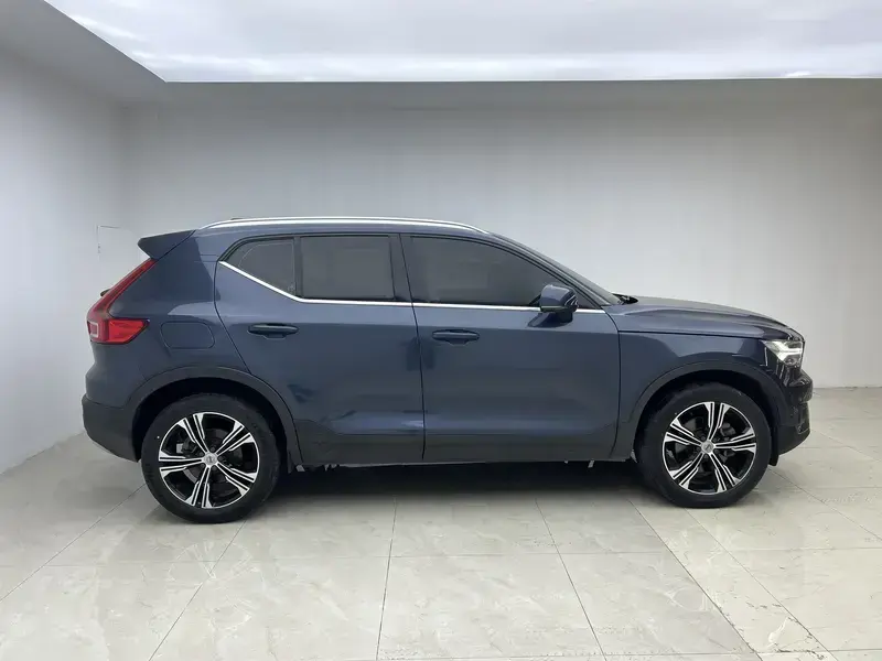 2021 Volvo XC40 с пробегом 95 600 км