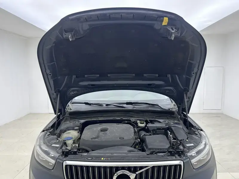 2021 Volvo XC40 с пробегом 95 600 км