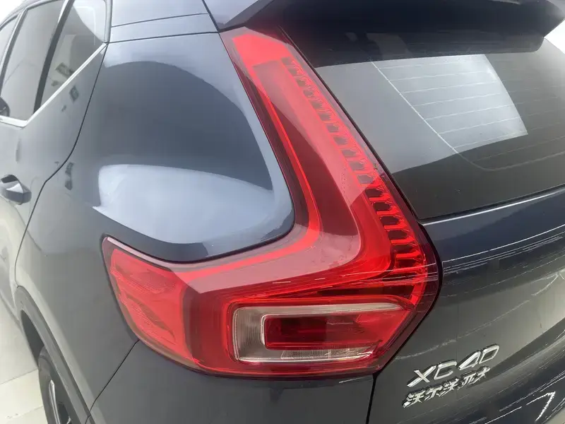 2021 Volvo XC40 с пробегом 95 600 км