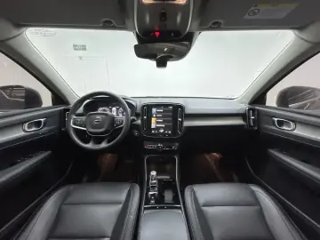 2021 Volvo XC40 с пробегом 95 600 км