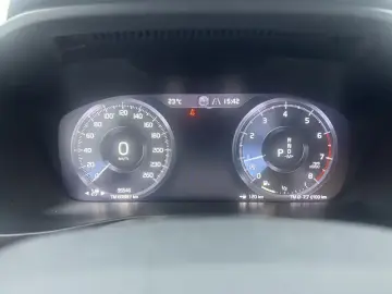 2021 Volvo XC40 с пробегом 95 600 км