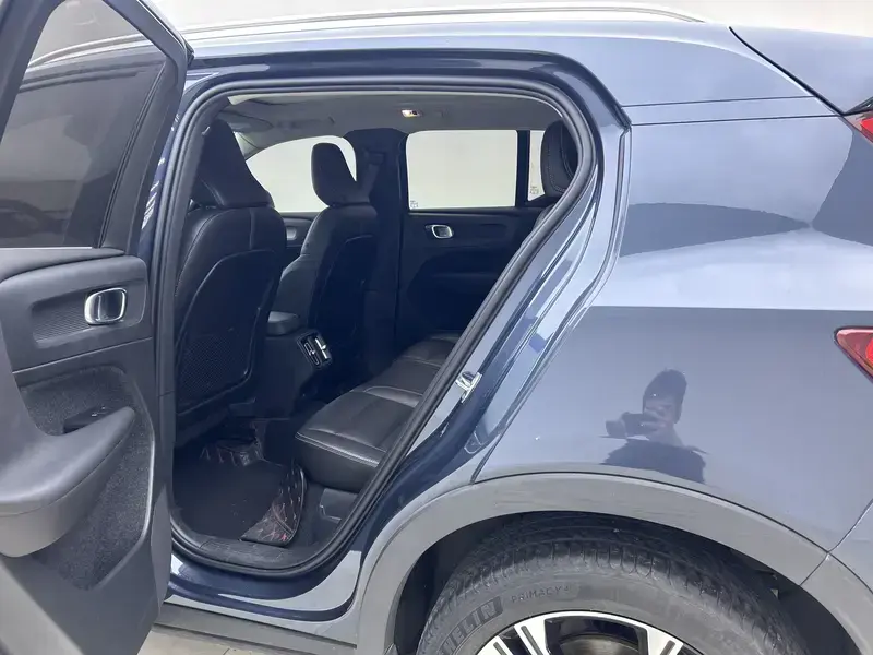 2021 Volvo XC40 с пробегом 95 600 км