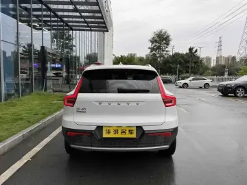 2021 Volvo XC40 с пробегом 39 000 км