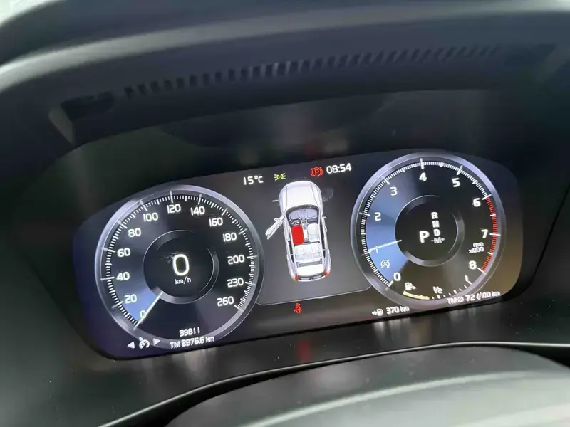 2021 Volvo XC40 с пробегом 39 000 км