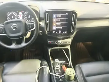 2020 Volvo XC40 с пробегом 53 900 км