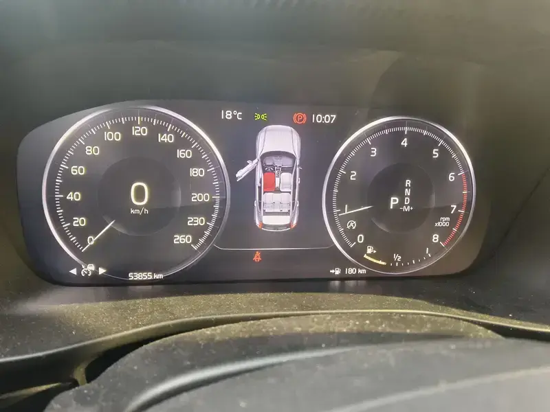 2020 Volvo XC40 с пробегом 53 900 км