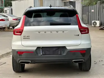 2020 Volvo XC40 с пробегом 97 000 км