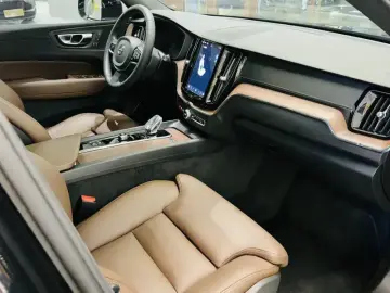 2024 Volvo XC60 с пробегом 30 000 км