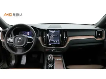 2022 Volvo XC60 с пробегом 41 800 км
