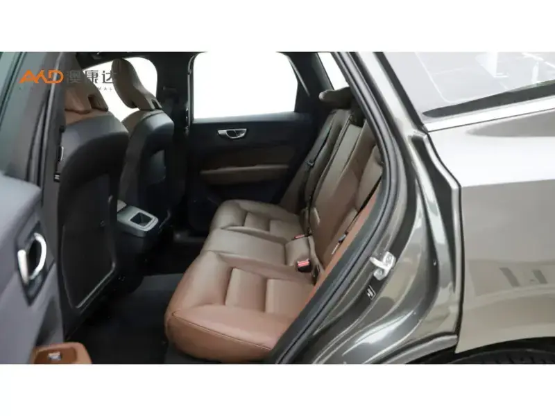 2022 Volvo XC60 с пробегом 41 800 км