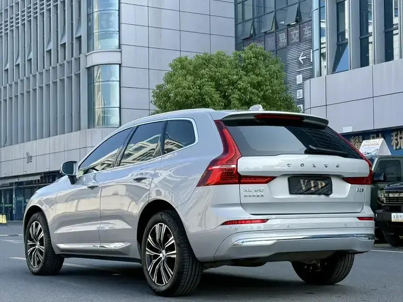 2022 Volvo XC60 с пробегом 34 000 км
