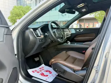 2022 Volvo XC60 с пробегом 34 000 км
