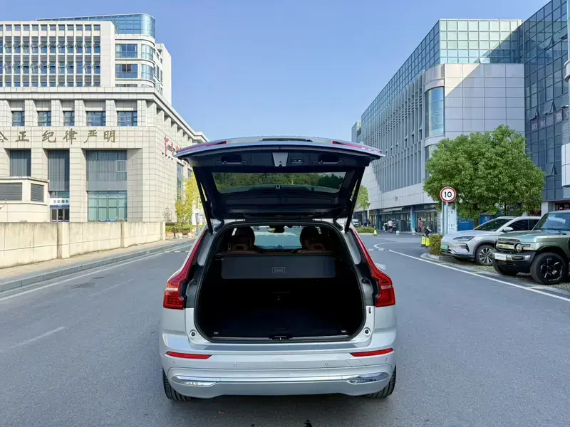 2022 Volvo XC60 с пробегом 34 000 км