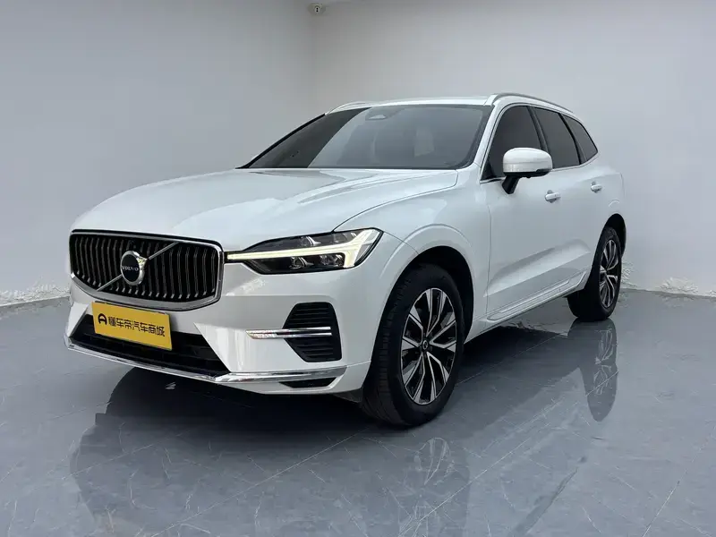 2025 Volvo XC60 с пробегом 38 200 км