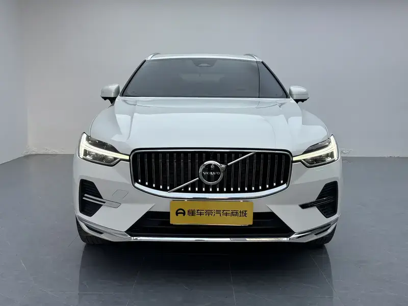 2025 Volvo XC60 с пробегом 38 200 км