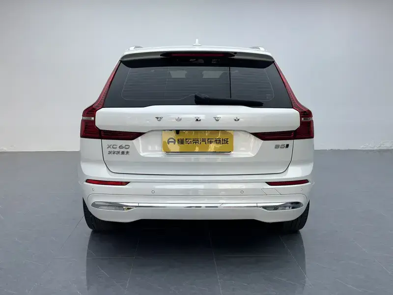 2025 Volvo XC60 с пробегом 38 200 км