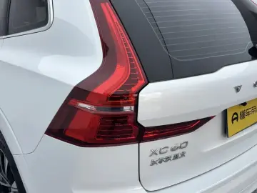 2025 Volvo XC60 с пробегом 38 200 км
