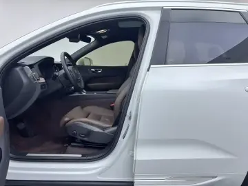 2025 Volvo XC60 с пробегом 38 200 км