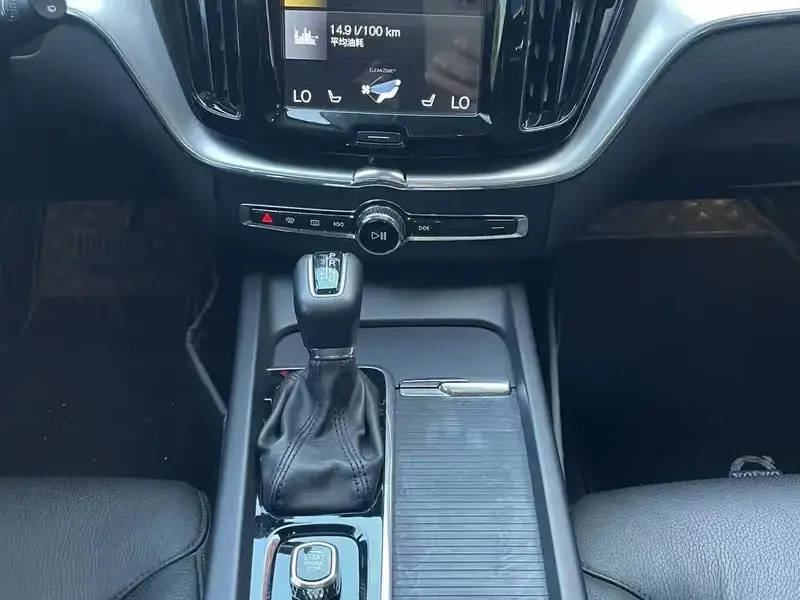 2019 Volvo XC60 с пробегом 62 000 км